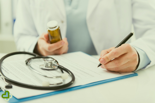 Медикаментозное лечение Врач выписывает таблетки
